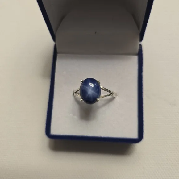 COSTUME JEWLERY Glamorous Lab Made Blue Star Sapphire On Silver Band Size 8.25 - Picture 12 of 13
